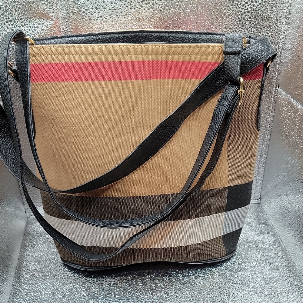 Stylish Black and Tan Women's Bag